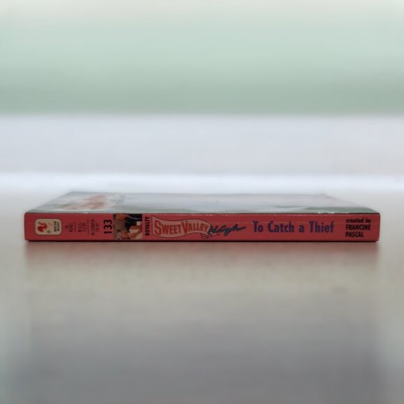 Sweet Valley High # 133 To Catch a Thief - Picture 4 of 5